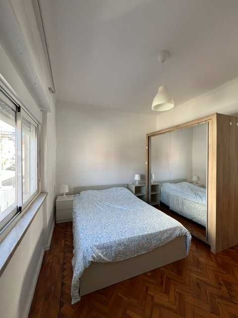 Quarto Casal Corroios Com Contrato Recibos