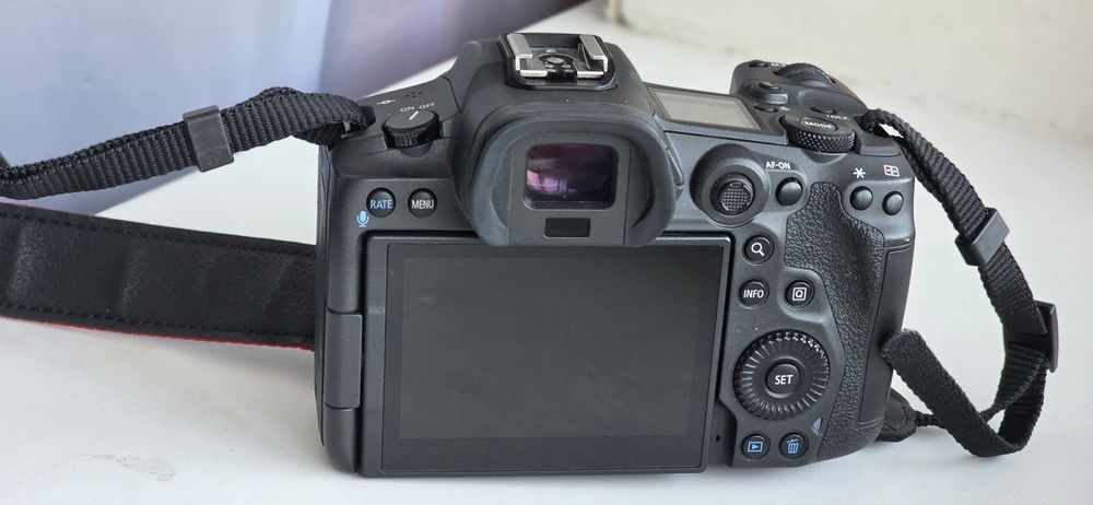 Canon EOS R5 Body + Комплект (Гарний стан, офіційний)