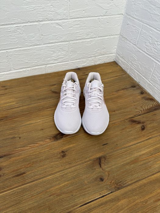 Жіночі кросівки nike revolution original 39р