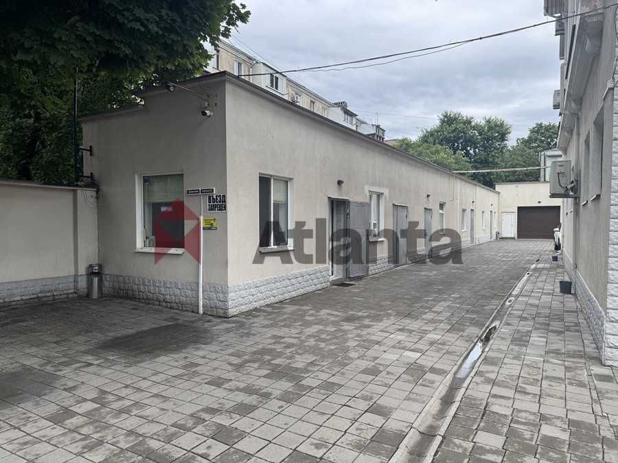 Продаж окремої  будівлі з територією в центрі Чорноморська. код 493911
