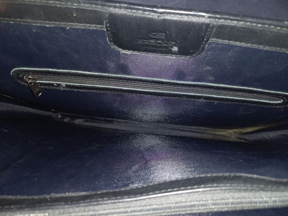 Продам чорний шкіряний портфель Luciano Carvari в Дніпрі