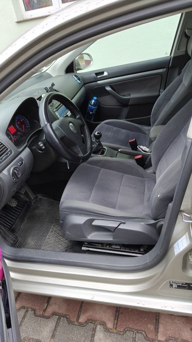 Volkswagen Jetta 1.6 FSI benzyna 2007r