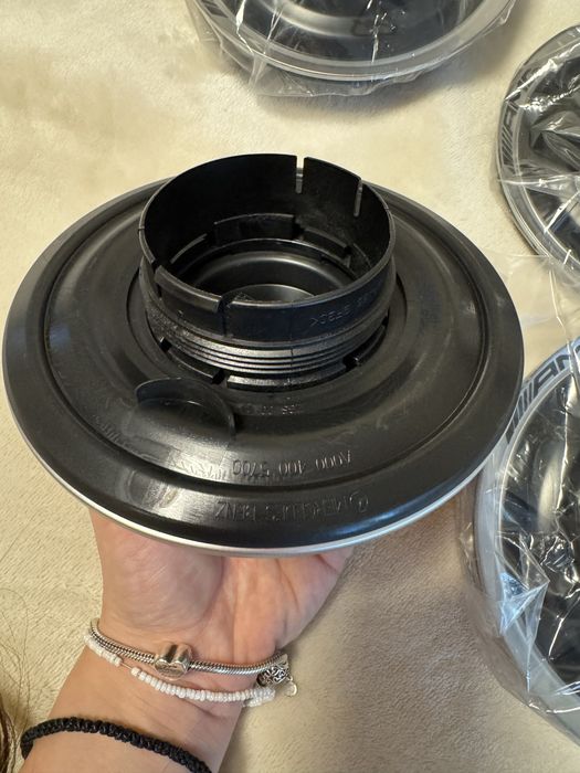 Комплект оригинальных колпачков Mercedes