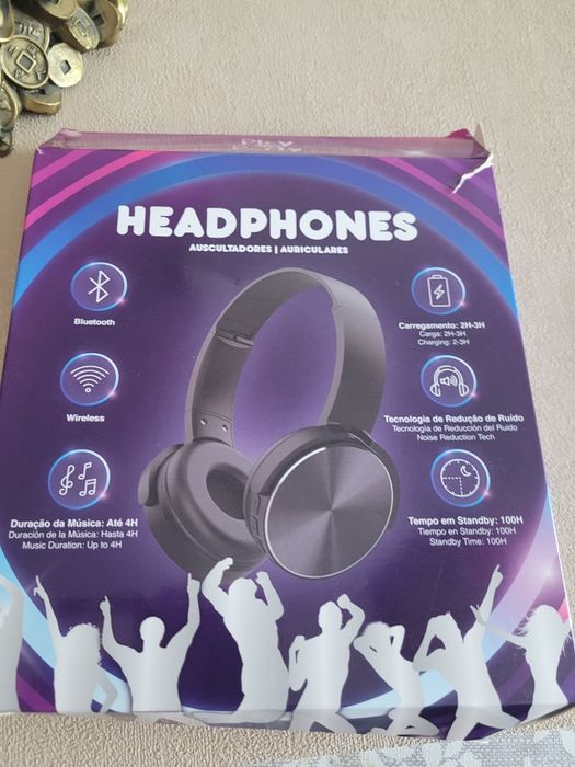Headphones. novos