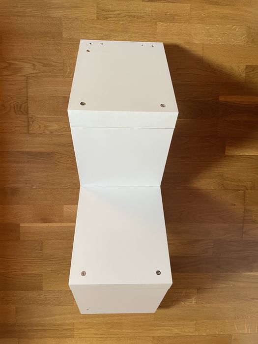 Prateleira suspensa em madeira