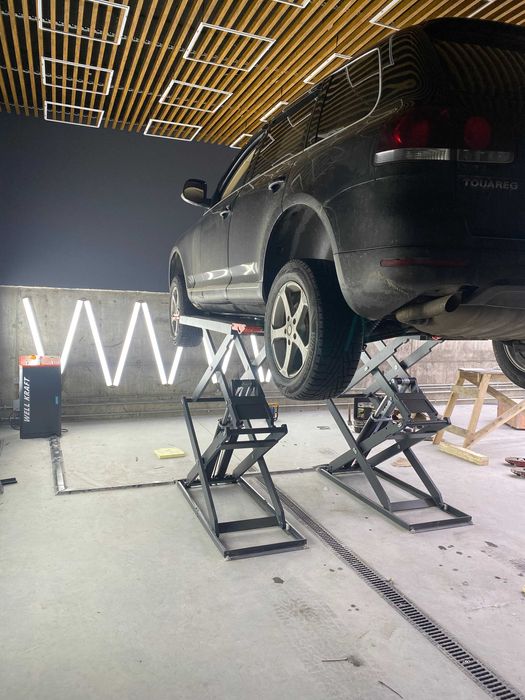 Підйомник ножичний