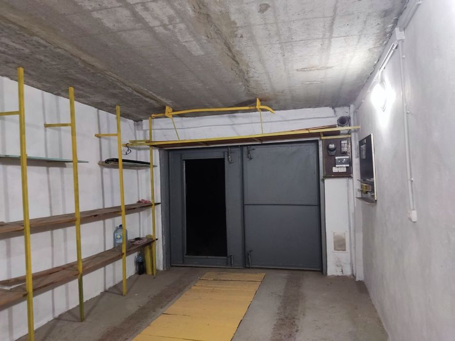 сдам/продам гараж в 17  кооперативе сухой в отличном состоянии