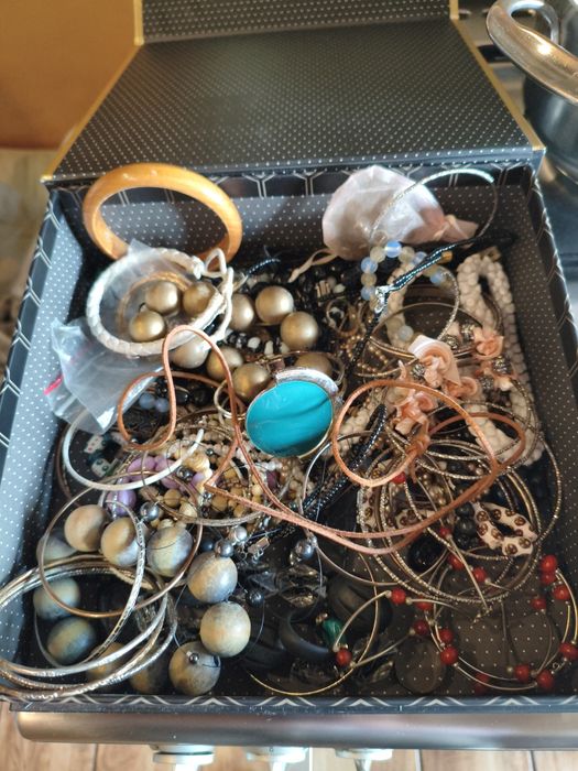 Skrzynka z biżuterią