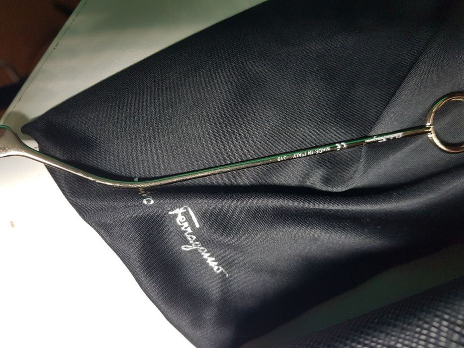 Óculos sol Salvatore Ferragamo originais com estojo caixa  bolsa e pano de limpeza