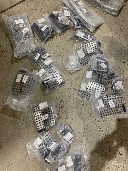 Накладки на Педали BMW/MB/AUDI/WOLKSVAGEN/LEXUS практически все модели