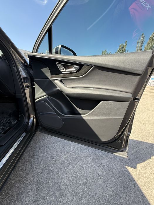 Audi Q7 2018 VIN WA1VAAF75JD051446 фото оголошення 16 з 17