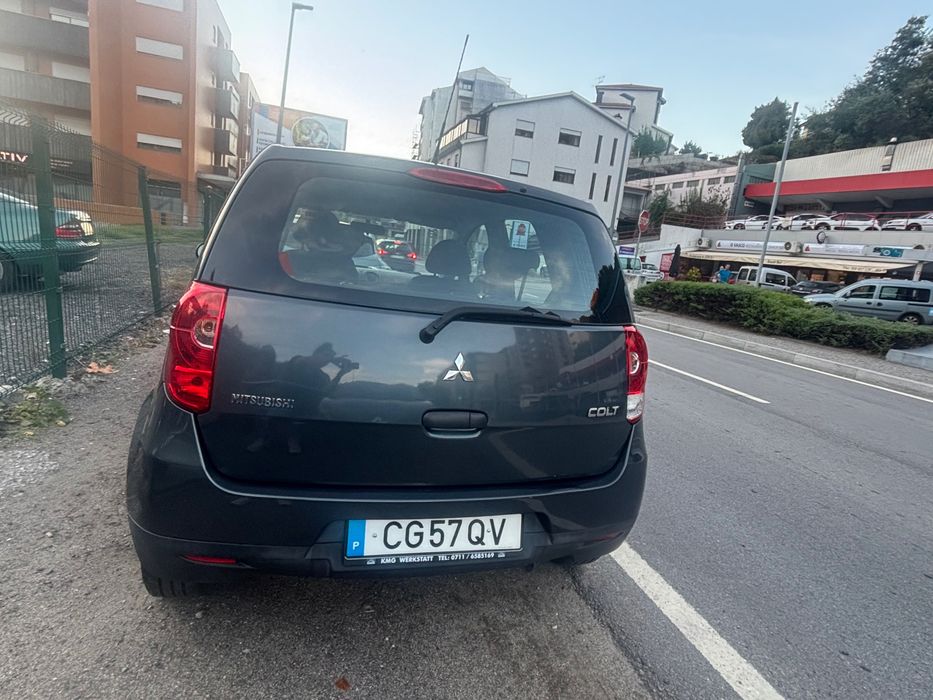 Carro Mitsubishi colt