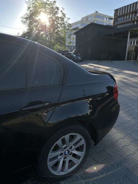 Продам bmw e90. 318.2.0