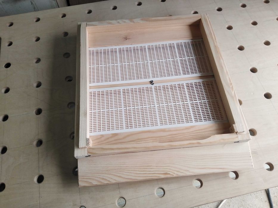 Dennica wielkopolska 10 i 12 ramkowa DADANT