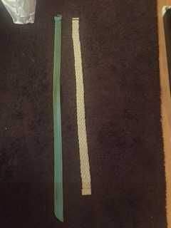 2 cintos beje e azul