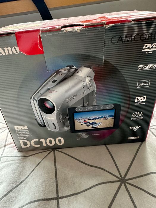 Kamera Canon DC100 z oryginalnym pudełkiem i akcesoriami