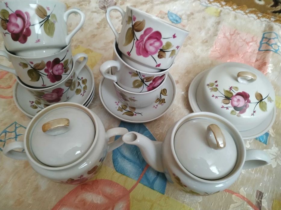 Чайный сервиз ,ручная роспись 70 года Борислав