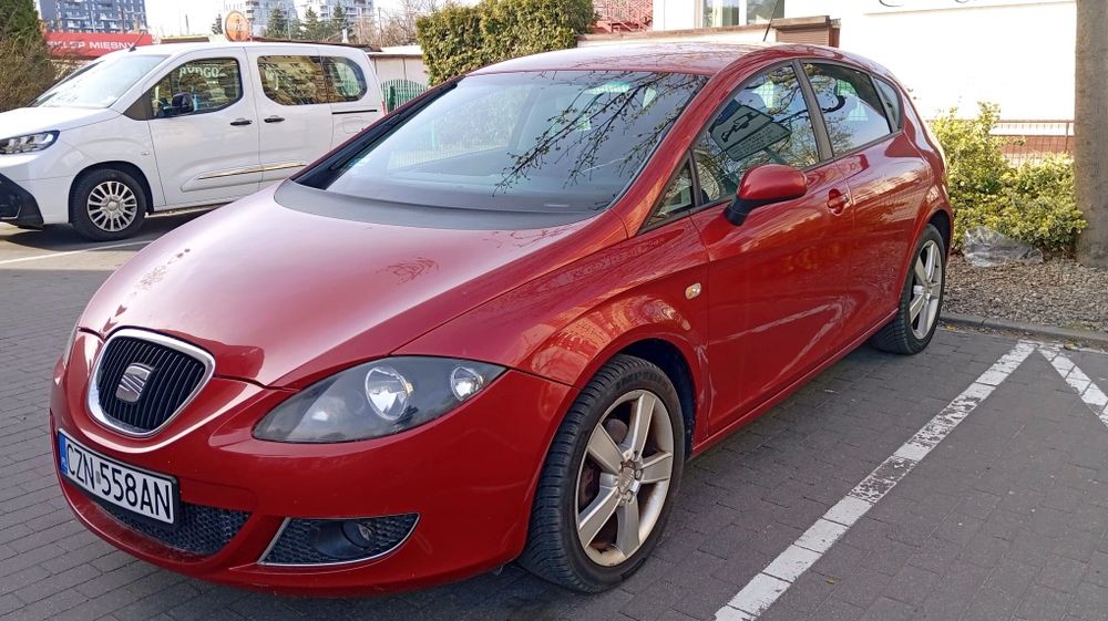Seat Leon z Ładnym Kolorem 8x Airbag AluFelgi 17 Klimatronik