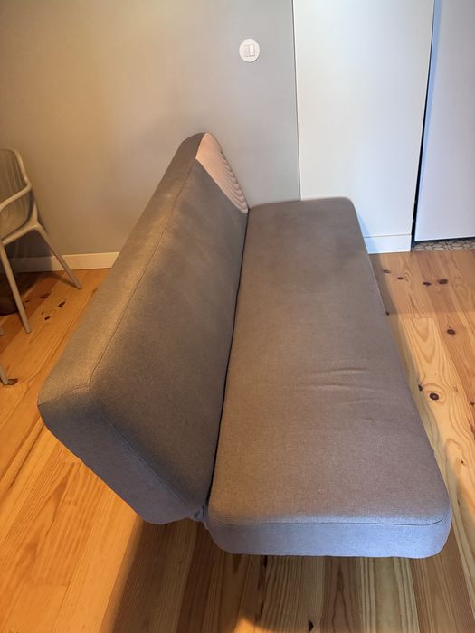 Sofá-cama cinza moderno em excelente estado – 190x110 cm
