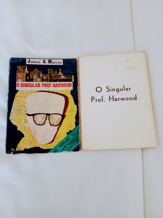 Livro - O Singular Prof Harwood