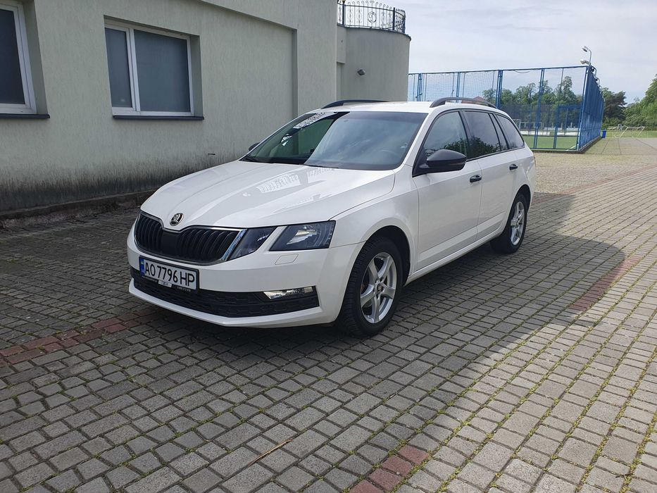 Skoda 2017 1.6 дизель, автомат