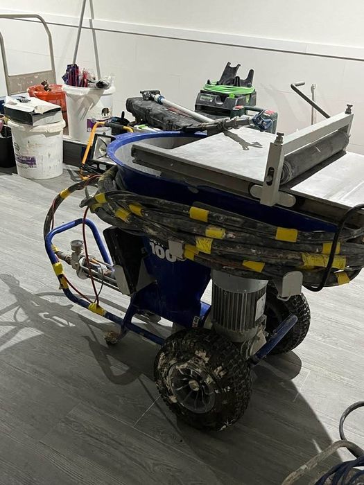 Máquina a venda em muito bom estado