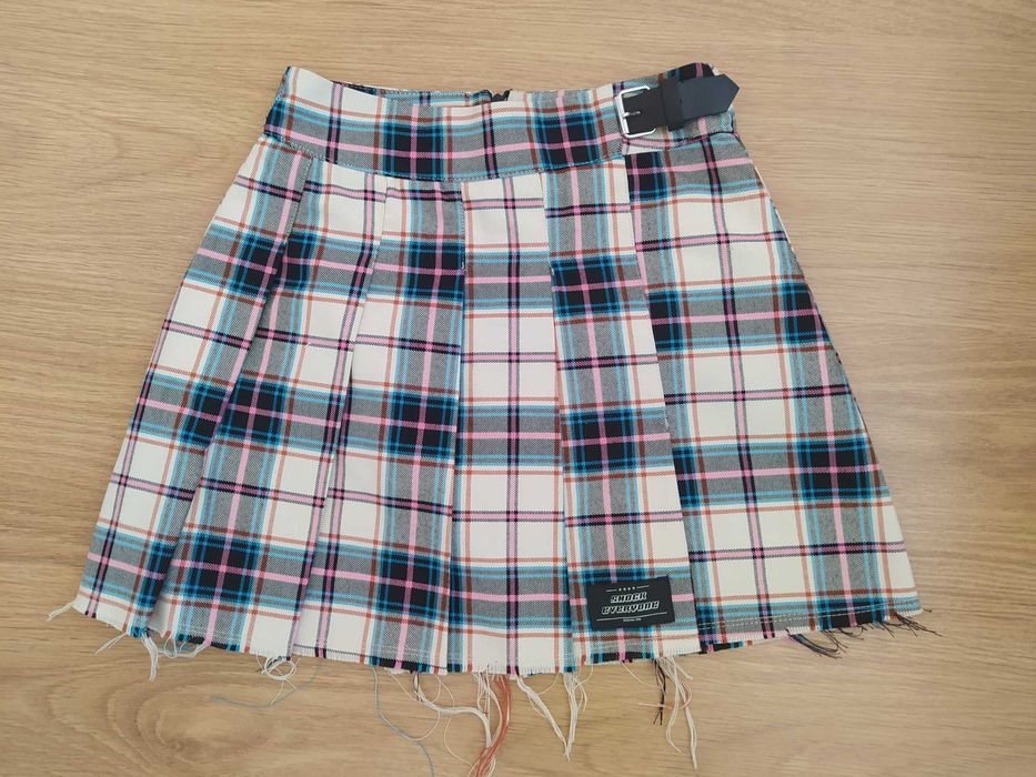 Saia tamanho XS marca Bershka