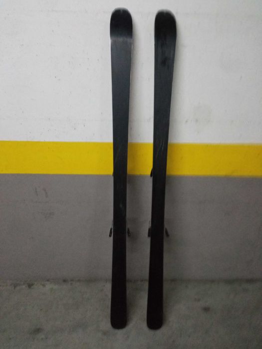 Skis Salomon Verse comprimento 170 e Bastões Salomon, usados