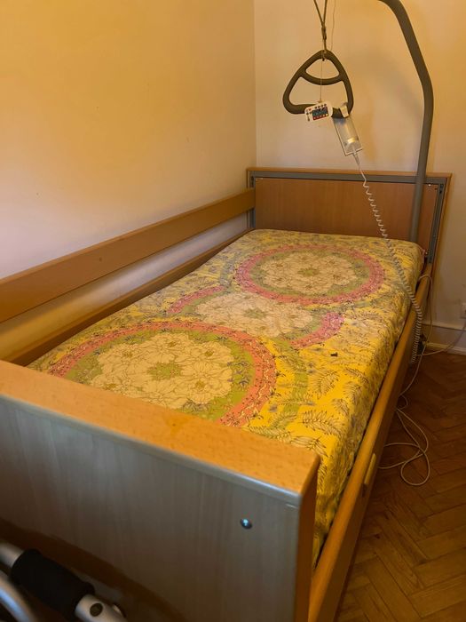 Cama Articulada Elétrica (Invacare) + Colchão Preventivo de Escaras