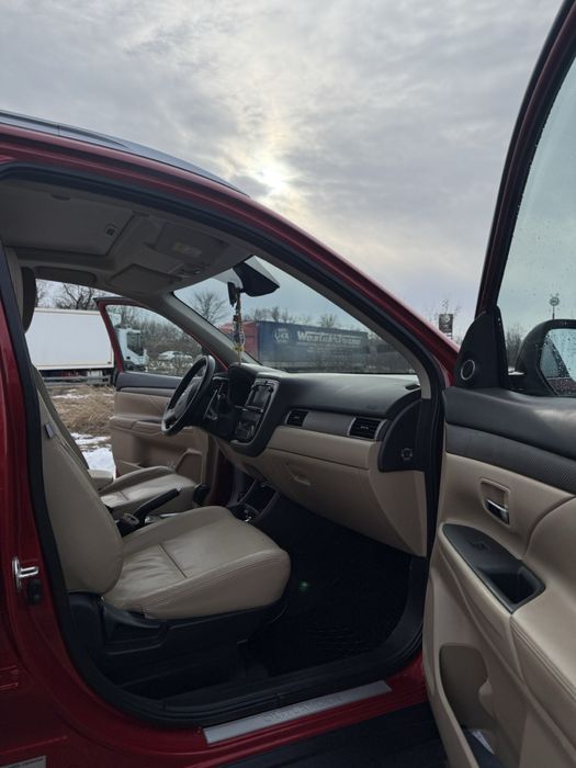 Автомомвль Mitsubishi