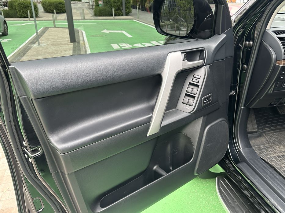 Toyota Land Cruiser Prado 2019