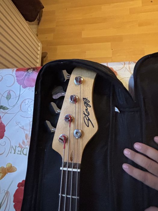 Бас-гитара Squier Mini P, чёрная