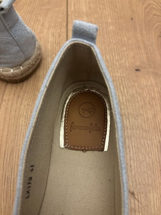 nowe niebieskie skorzane espadryle