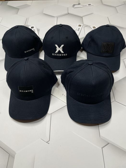 Бейсболки John Richmond