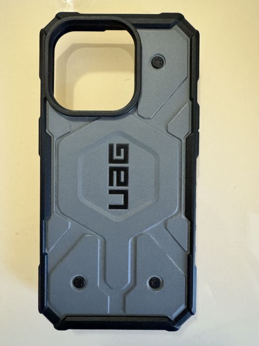 Чохол iPhone 15 pro UAG