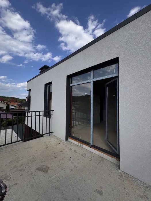 Продається чорновий таунхаус 110м2 | 5 хв від центру | без ремонту