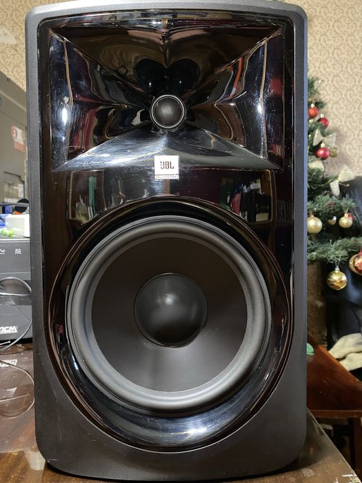 Продам Активный студийный монитор JBL 308P MKII