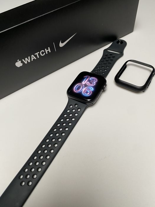 Apple Watch SE 44mm NIKE bateria 94%