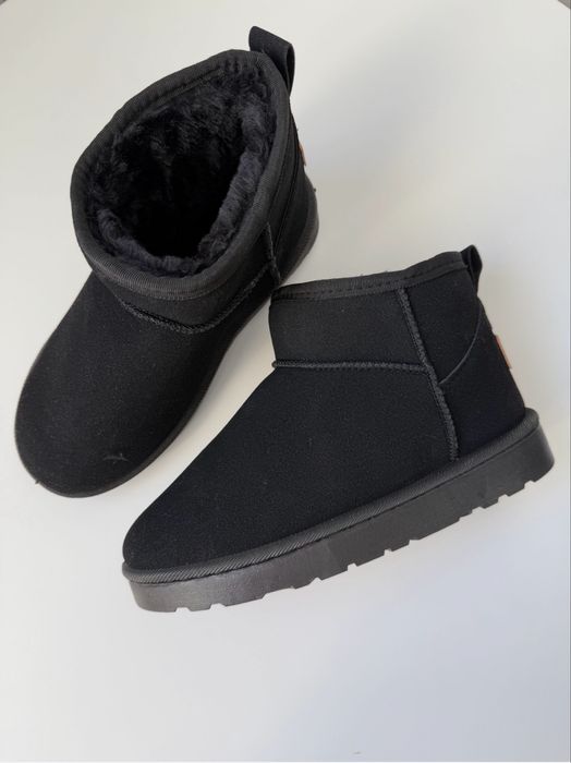 Жіноче взуття.