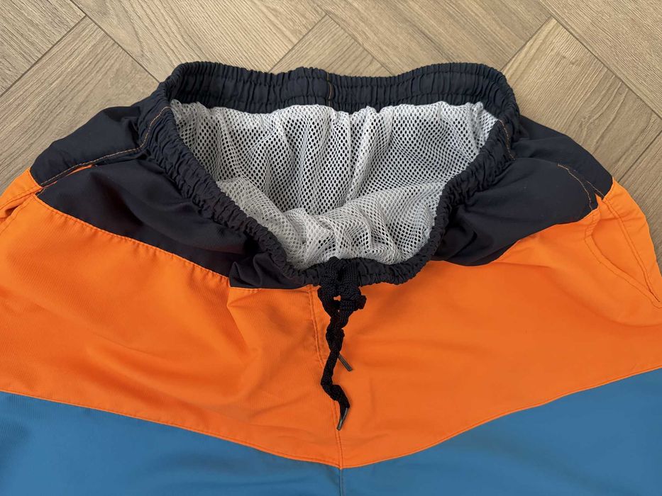 Продам чоловічі шорти, пляжні, р.С/М,Lacoste, яскраві