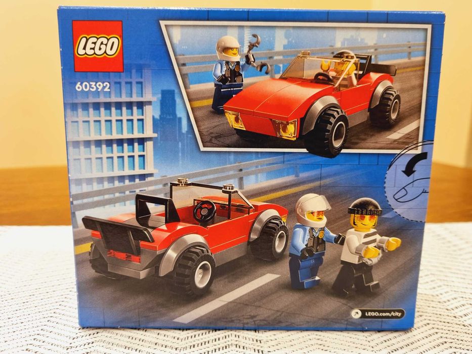 LEGO 60392 City - Motocykl policyjny - pościg za samochodem