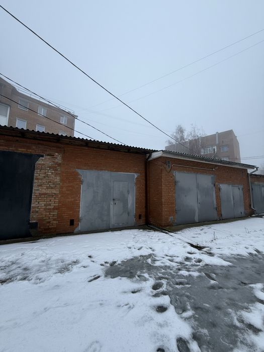 Конституції Стрітенська , продам капітальний гараж з високими воротами