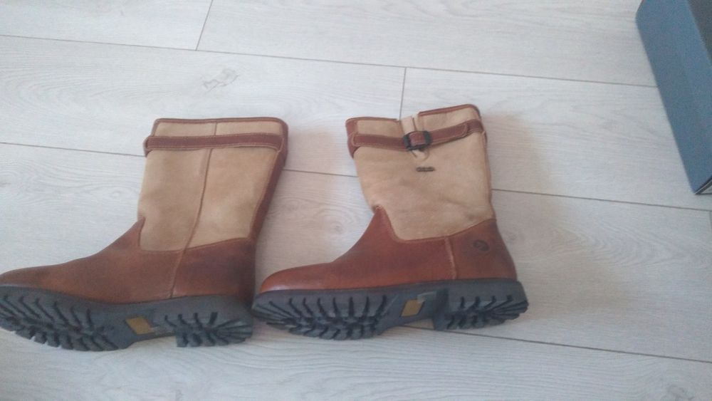 Sprzedaje buty zimowe z firmy Travelin