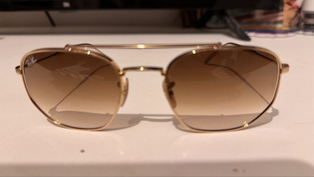 Óculos Ray Ban unissex.