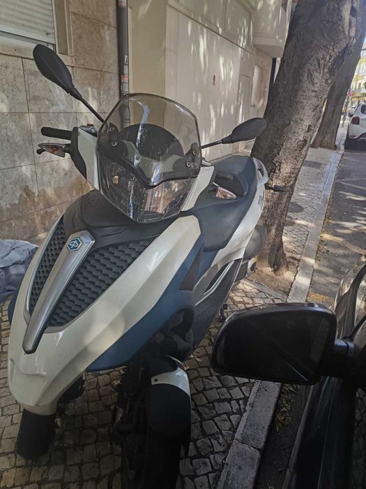 Mota Piaggio MP3 300cc