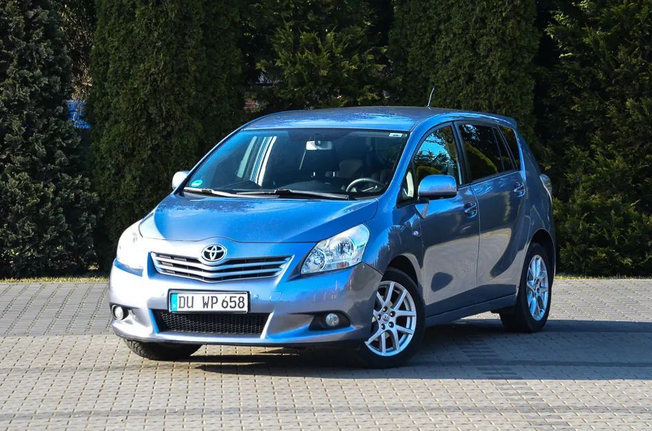Toyota Verso benzyna, manual, 7 foteli, klimatronik, nawigacja, z DE