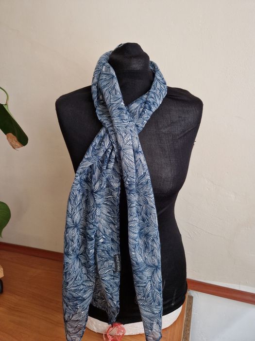 Szal cienki niebieski In Extenso