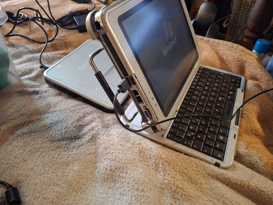 Stary retro komputer Compaq Tablet PC TC1000