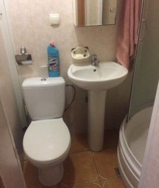 Цена в месяц 2100  неделя 700 комната общежитие центр хостел