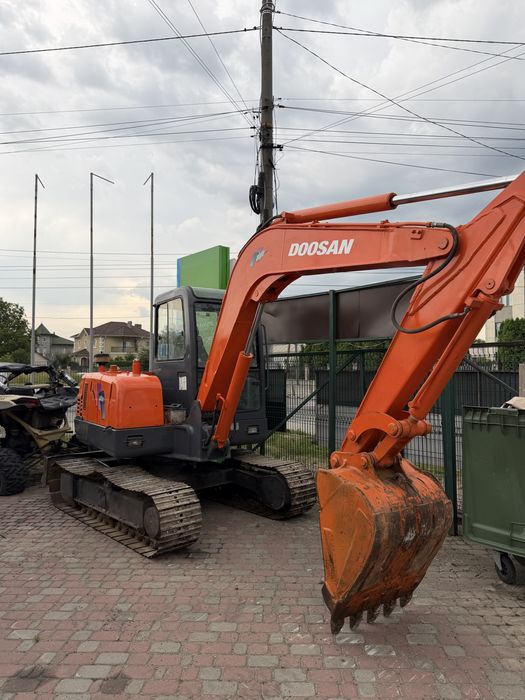 Екскаватор Doosan 55 V